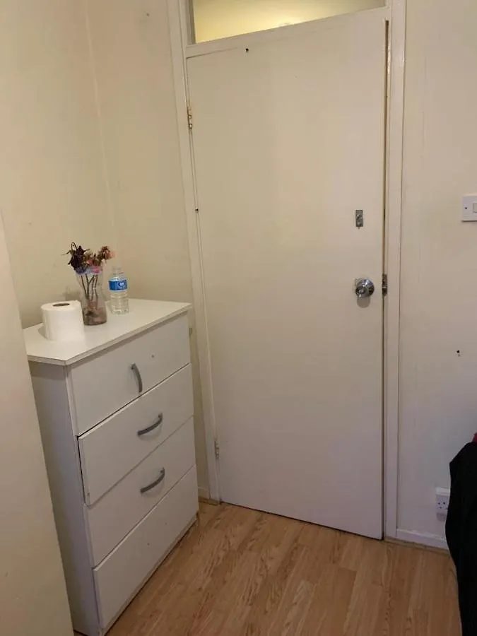Arbnb Comfy Sleep Guest House Self Catering Private Bedrooms 60 Pound Per Night Per Person London United Kingdom